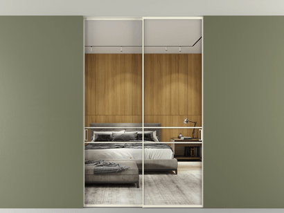 Алюминевая перегородка АЛПР 040.02_АМБ_Зеркало триплекс_new. Цвет Алюминий молочно-белый. Материал Алюминий в эмали. Коллекция Перегородка Formato внутри проёма двустворчатая со скрытым креплением в потолок. Картинка.