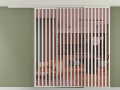 Алюминевая перегородка pv3_06_ Алюминий тёплый серый Прозрачное розовое стекло, триплекс, 6мм. Цвет Алюминий тёплый серый. Материал Алюминий в эмали. Коллекция Перегородка Formato вдоль стены на потолок телескопик синхро 3. Картинка.